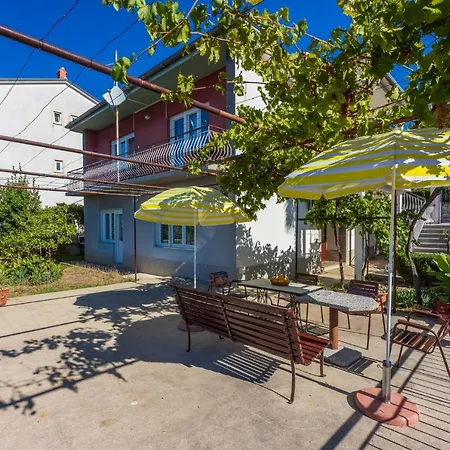 Διαμέρισμα Dagon 2 *